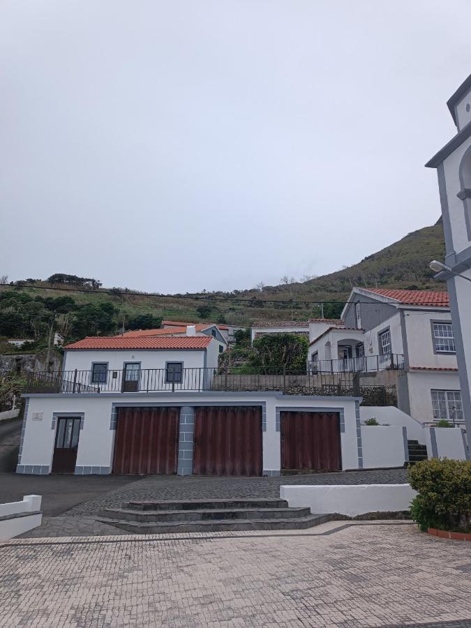 Alojamento Local M&I Lajes das Flores Bagian luar foto