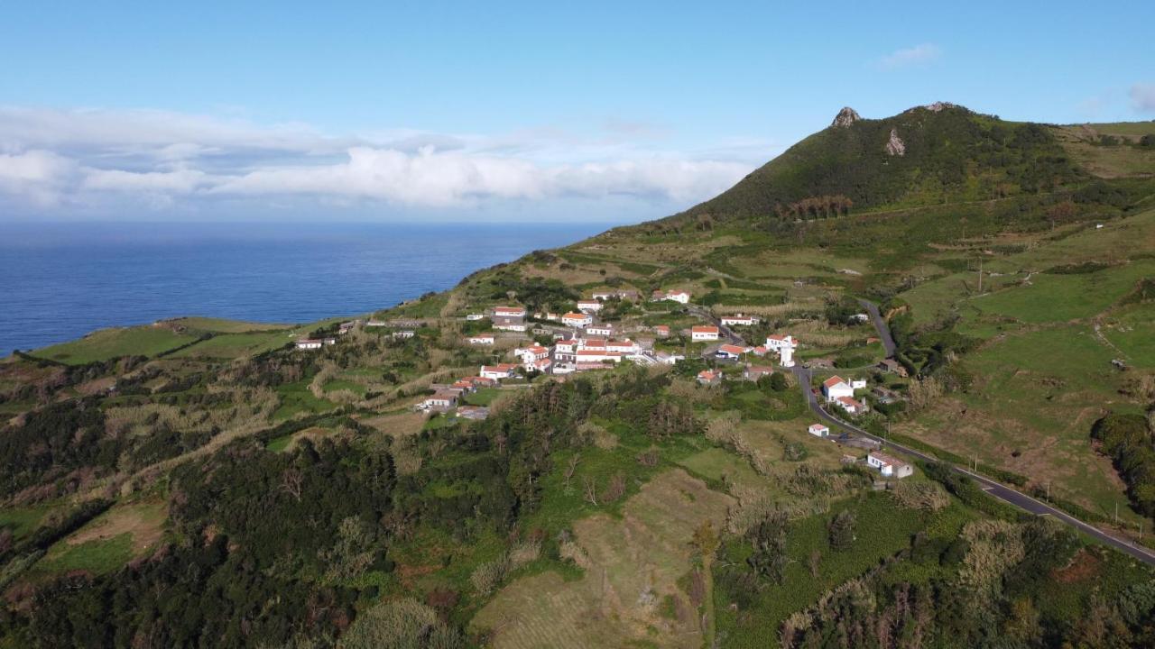 Alojamento Local M&I Lajes das Flores Bagian luar foto