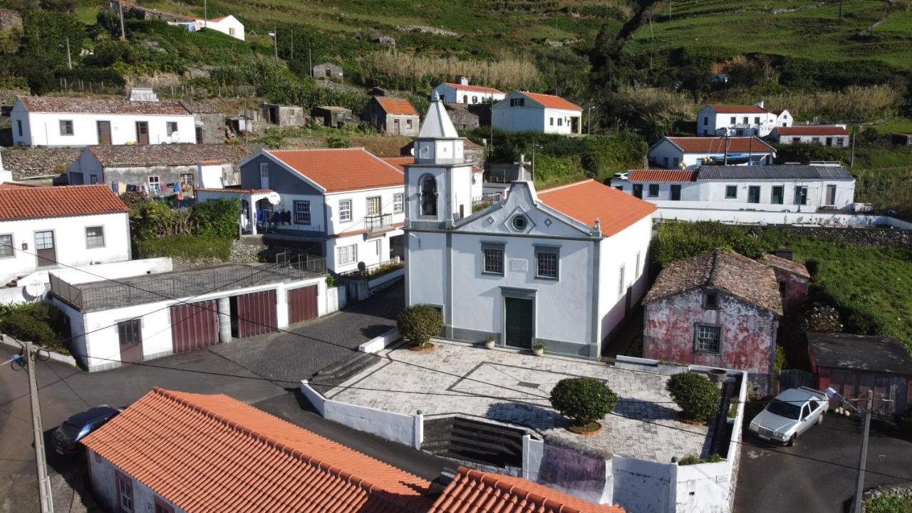 Alojamento Local M&I Lajes das Flores Bagian luar foto