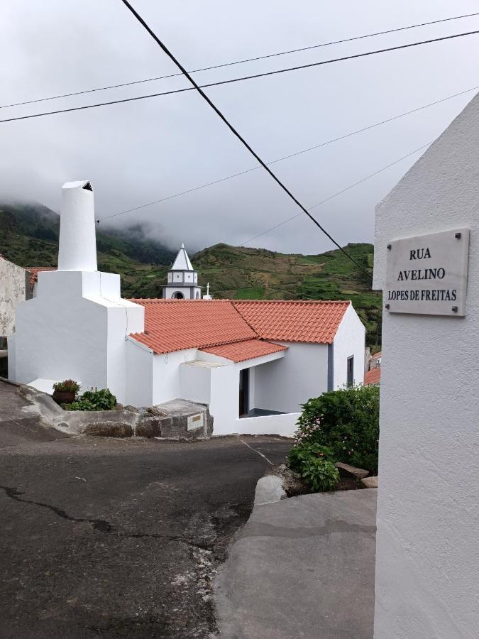 Alojamento Local M&I Lajes das Flores Bagian luar foto